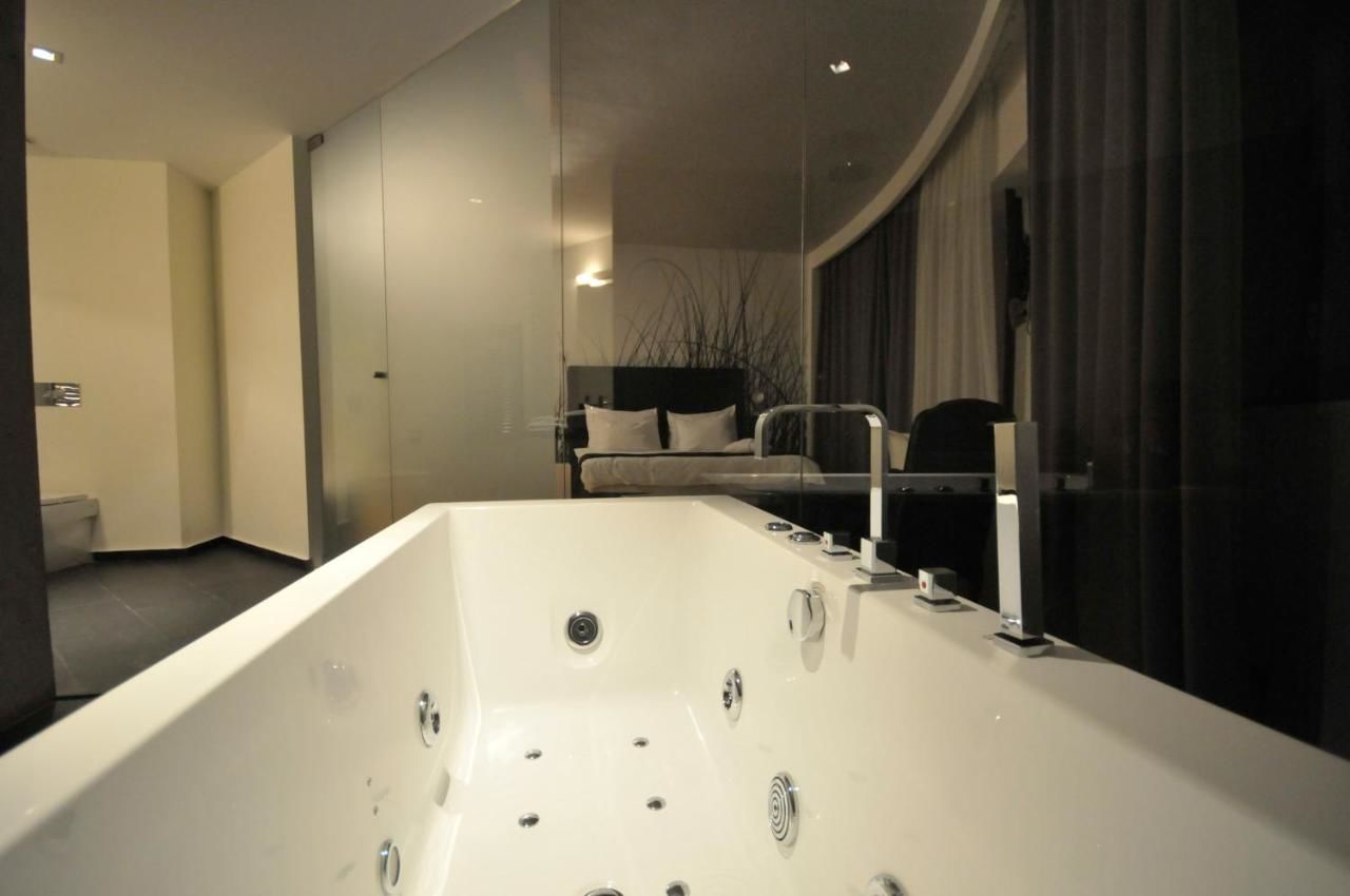 Отель Sarroglia Hotel Бухарест-35