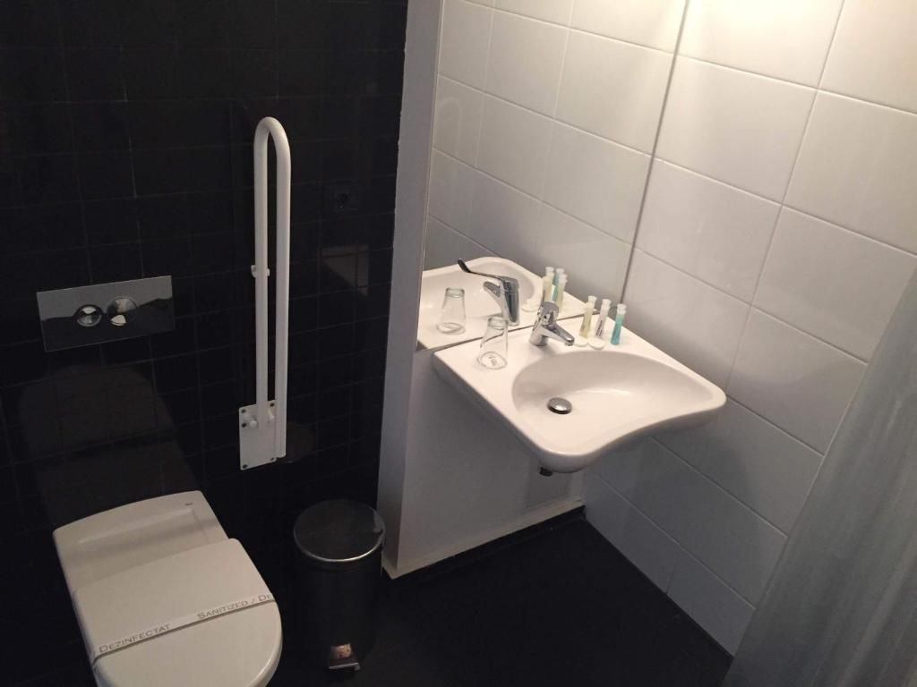 Отель Sarroglia Hotel Бухарест-58