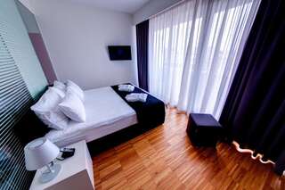 Отель Sarroglia Hotel Бухарест Улучшенный двухместный номер с 1 кроватью-1