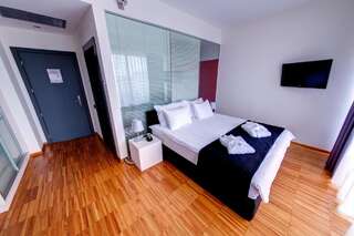 Отель Sarroglia Hotel Бухарест Улучшенный двухместный номер с 1 кроватью-2