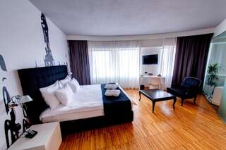 Отель Sarroglia Hotel Бухарест Полулюкс-1