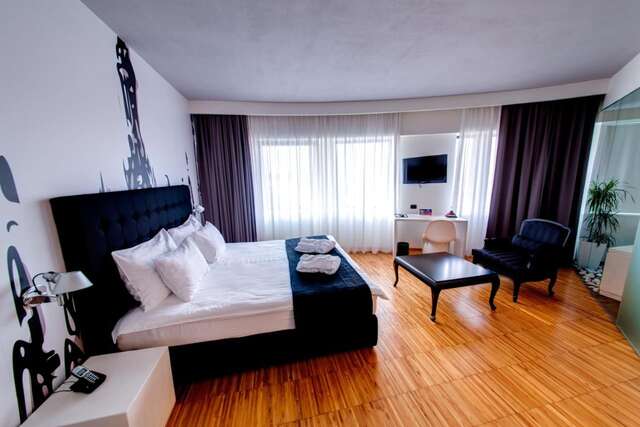 Отель Sarroglia Hotel Бухарест-5